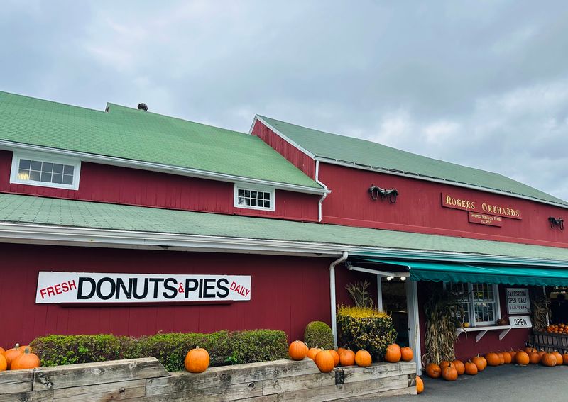 Rogers Orchards - Shuttle Meadow Farm Store, Southington