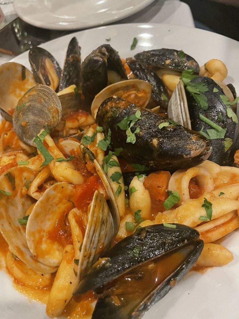 Scratch-Made Italian Cooking Keeps Chains Out Of Mind