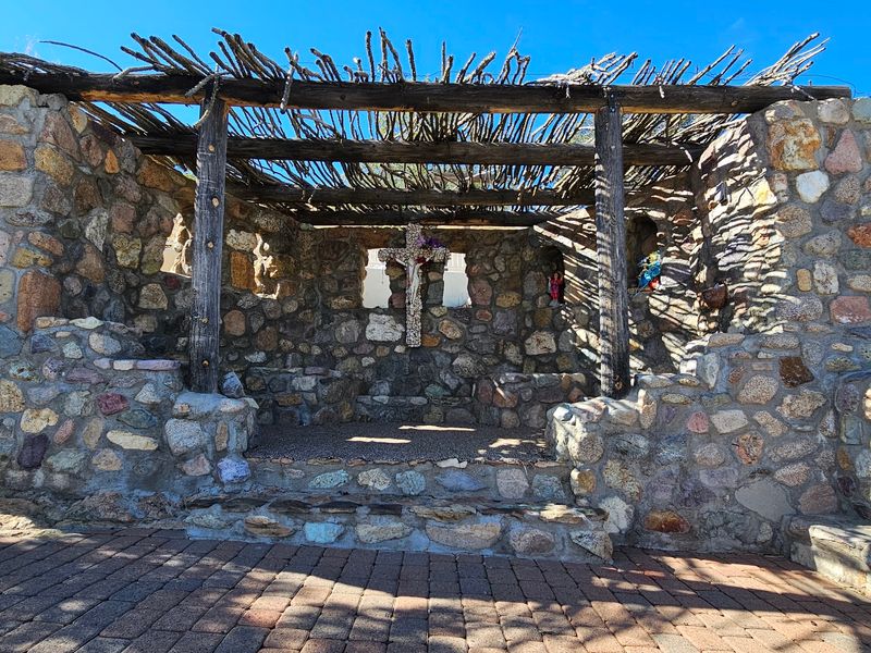 A 75-Foot Cross Rises Above This Arizona Shrine And Welcomes Pilgrims Year-Round - Decor Hint The Fire That Spared The Cross