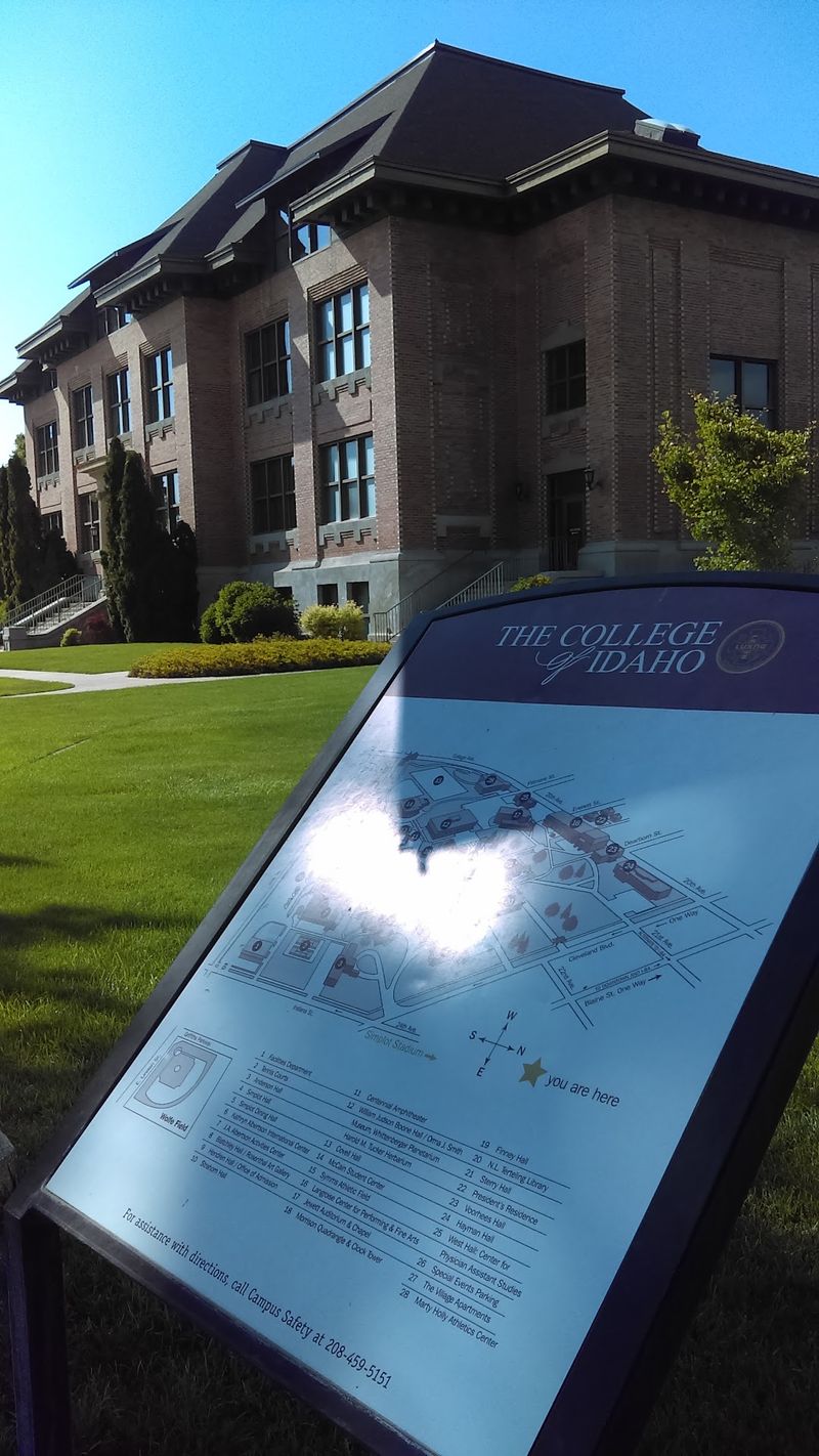 This Small Idaho College With Just 1,000 Students Was Ranked The Best In The State - Decor Hint The Liberal Arts Curriculum Encourages Students To Mix Fields Instead Of Staying In One Lane