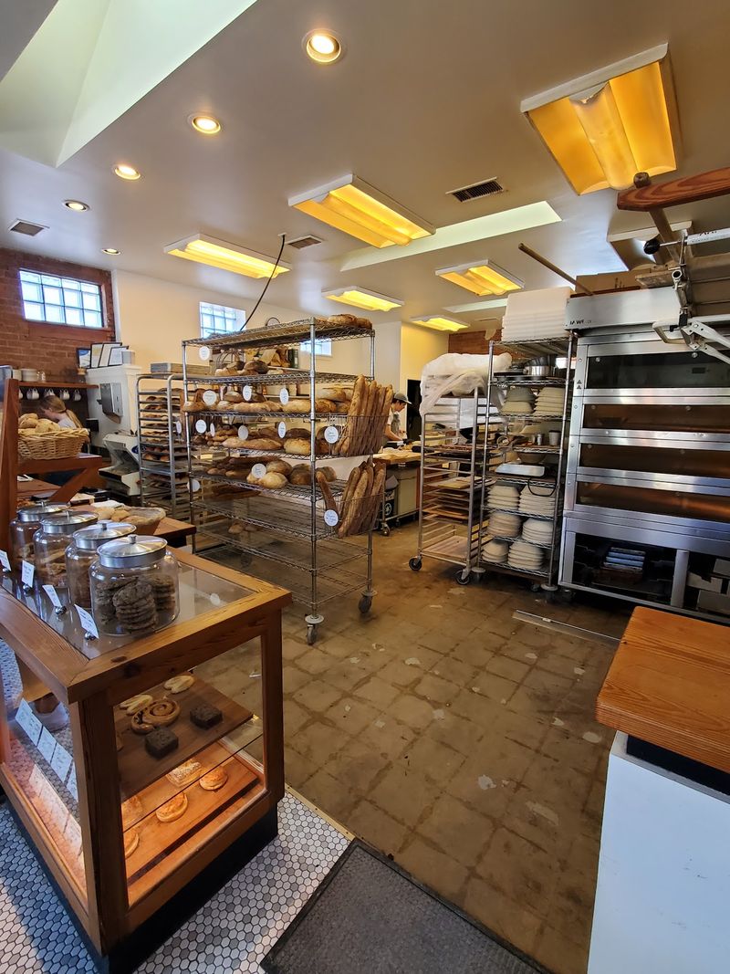 This Small Georgia Bakery Mills Its Own Flour For Naturally Leavened Bread - Decor Hint A Small Room Keeps The Craft Close