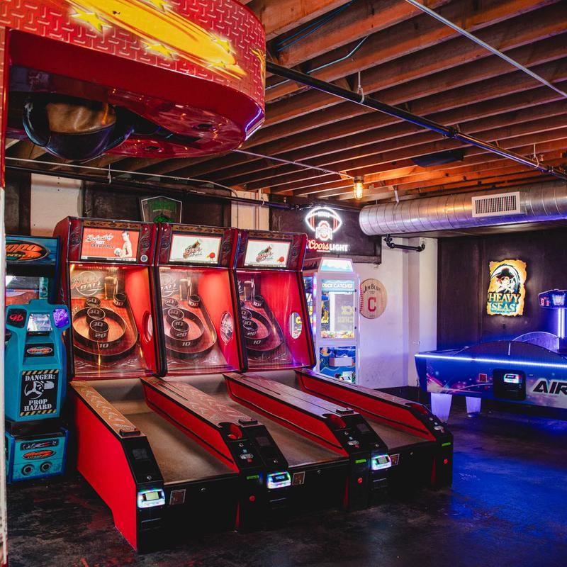 Most People Don'T Know This Humble Ohio Spot Serves One Of The State'S Best Burgers - Decor Hint Games, Music, And A Ping Pong Challenge