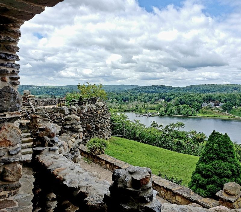 9 Beginner-Friendly Connecticut Hikes With Big Views For Surprisingly Little Effort - Decor Hint Gillette Castle State Park, East Haddam