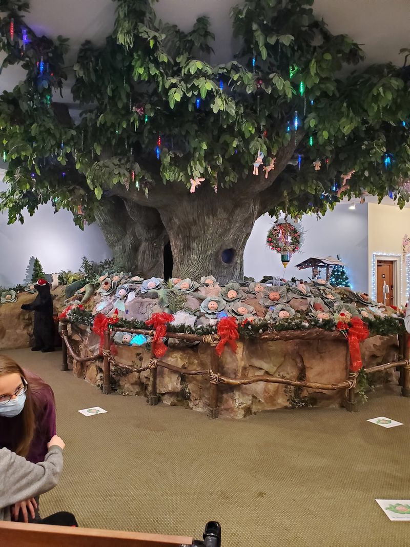 This North Georgia Factory Tour Is A Hidden Attraction Most Travelers Miss - Decor Hint The Magic Crystal Tree Birthing Ceremony