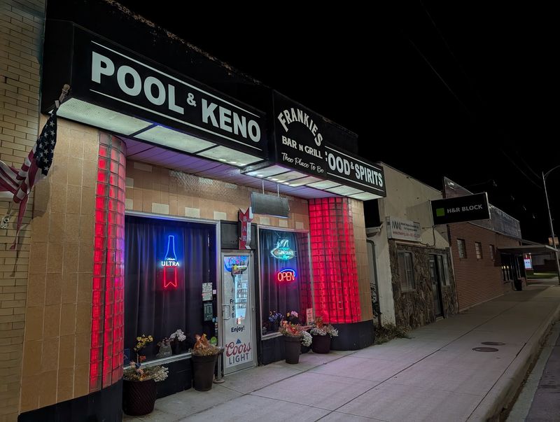 Frankies Bar N Grill, Bridgeport, NE
