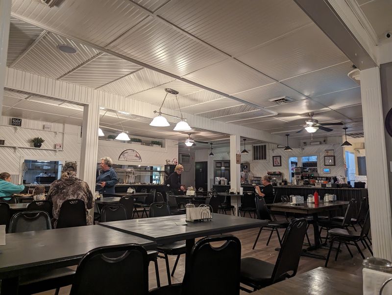 12 Restaurants Across Rural Kentucky Locals Say You Need To Try In 2026 - Decor Hint Betty's Country Cooking