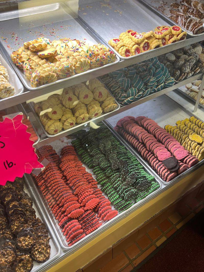 Italian Cookies Add Plenty Of Temptation