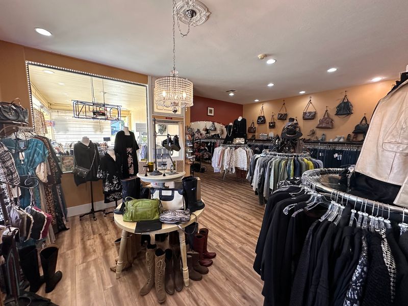 9 California Consignment Centers Where You Can Score Premium Brands For Cheap - Decor Hint Upscale Resale Women's Designer Consignor Boutique, Templeton