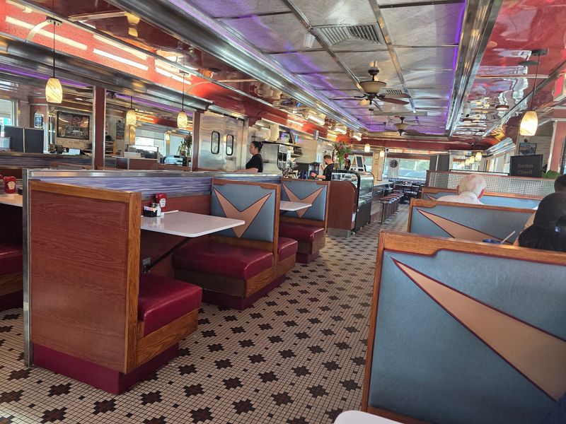 Dover Hollywood Diner