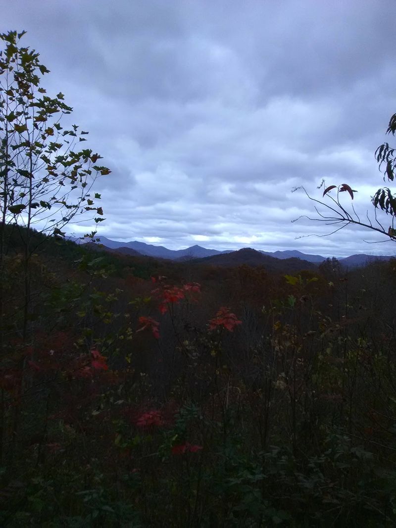 Ridge Views That Stack Like Waves