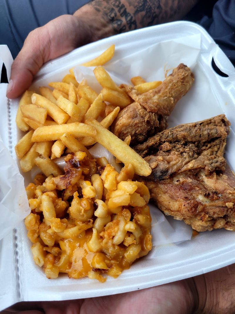 Lucy’s Boyz, Cove City, North Carolina