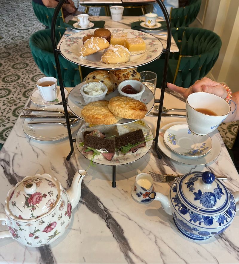 10 Places In Rhode Island Where Tea And Fresh Scones Still Feel Delightfully Old-Fashioned - Decor Hint FairyTea Room, Warren