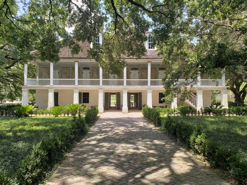 Whitney Plantation, Wallace