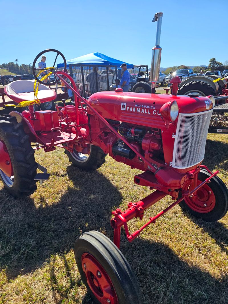 This North Carolina Fall Festival Literally Launches Pumpkins Through The Air - Decor Hint Check Out Old Time Tractors And Hayrides Around The Festival Grounds