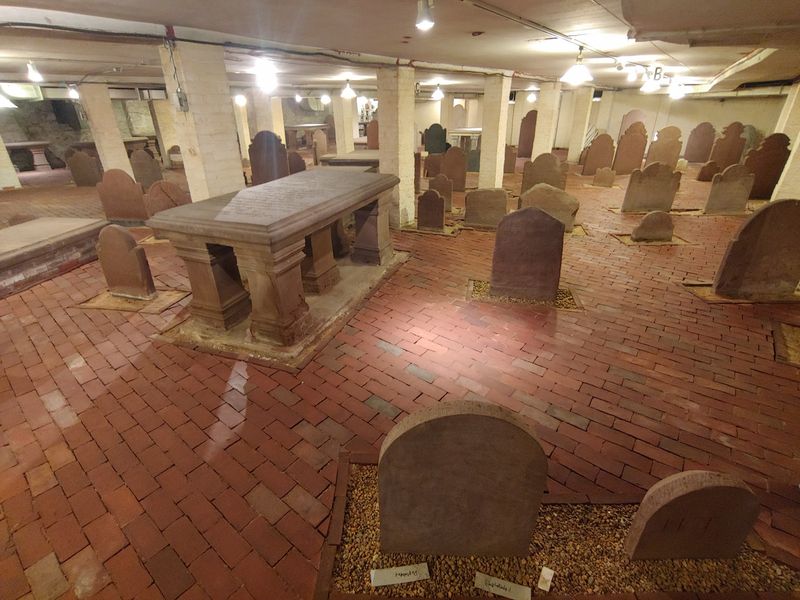 10 Little-Known Connecticut Attractions With A Seriously Spooky Side - Decor Hint Center Church On The Green Crypt, New Haven