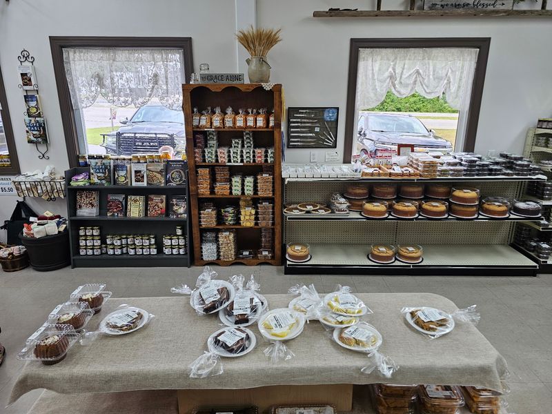 10 Amish-Style And Old-Fashioned Bakeries In Georgia Worth The Trip Out Of Town - Decor Hint Bread Wagon Bakery & Country Goodies, Thomasville