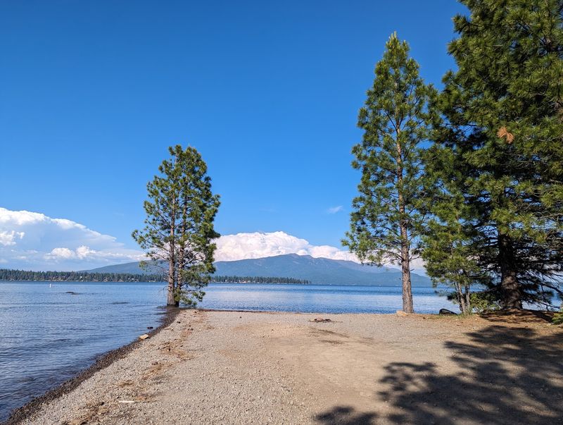 Lake Almanor Recreation Trail, Lake Almanor