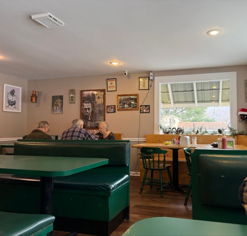 The 10 North Carolina Mountain Diners Where The Same Families Have Cooked For Years - Decor Hint Carver’s Maggie Valley Restaurant