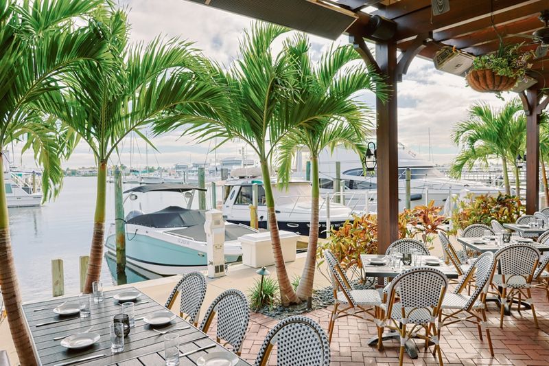 The Dock At Crayton Cove: Boatside Dining