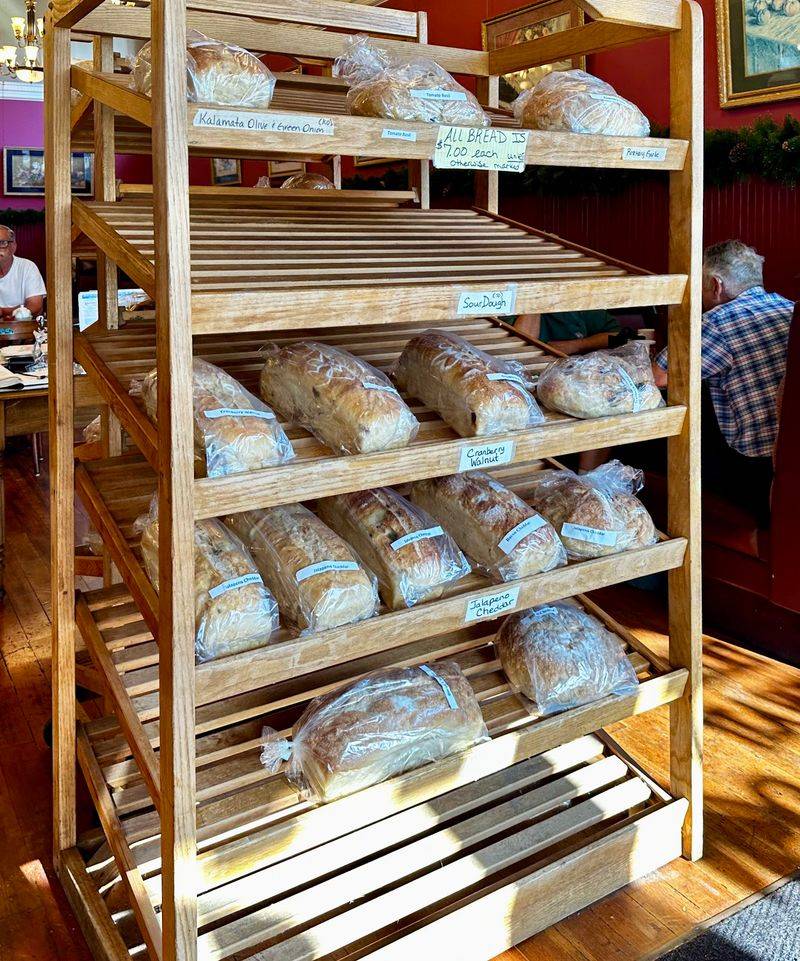 Sixteen Kinds Of Bread Baked In House
