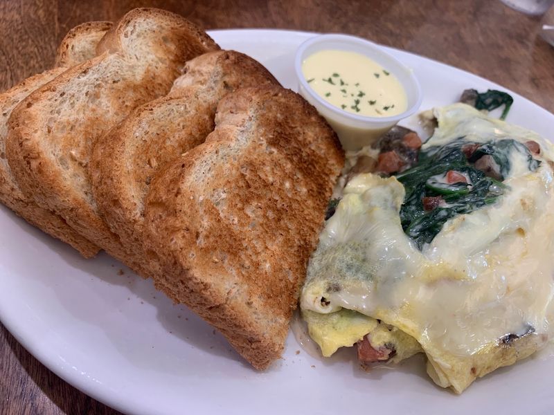 Hash Browns, Omelets, and a Menu That Keeps Going