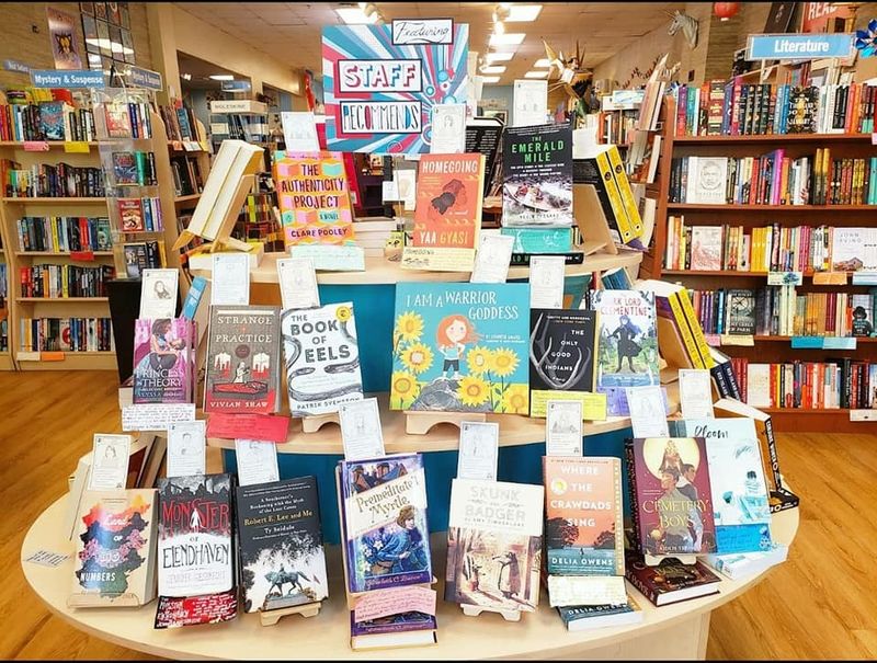 Staff Picks And Handwritten Shelf Notes