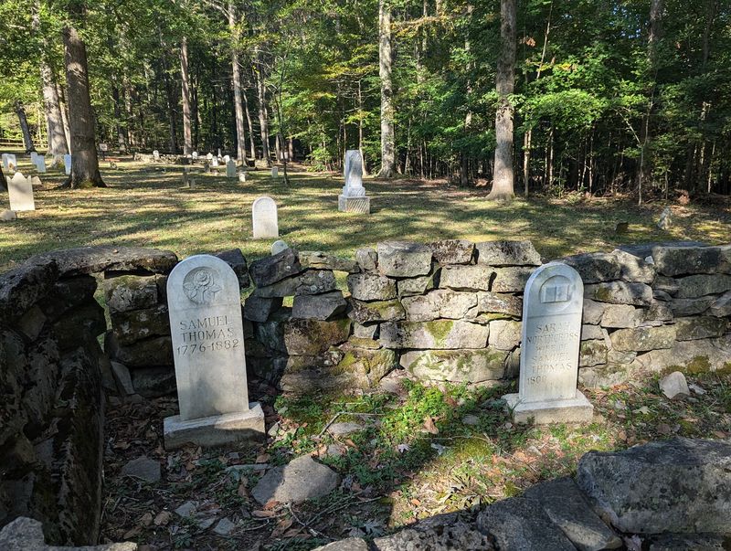 This Kentucky Pioneer Cemetery Is Filled With Graves And Legends You Would Never Expect - Decor Hint Cemetery Scavenger Hunts, A Gift Shop, And A Creekside Picnic Spot