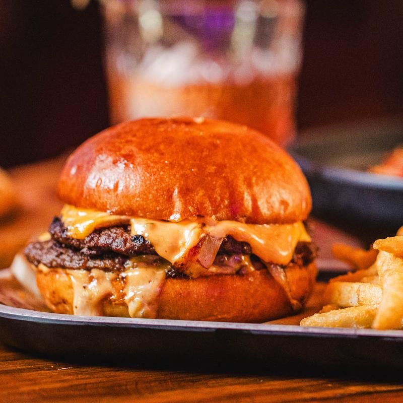 Most People Don'T Know This Humble Ohio Spot Serves One Of The State'S Best Burgers - Decor Hint Balance Is The Real Trick Here