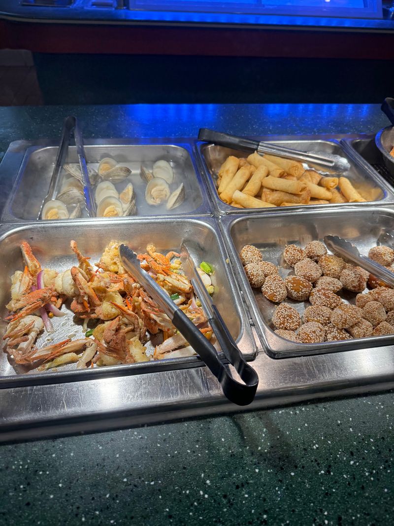 The Enormous Connecticut Buffet That Pairs Perfectly With A Fall Foliage Drive - Decor Hint An Enormous Buffet Makes Arriving Hungry Essential