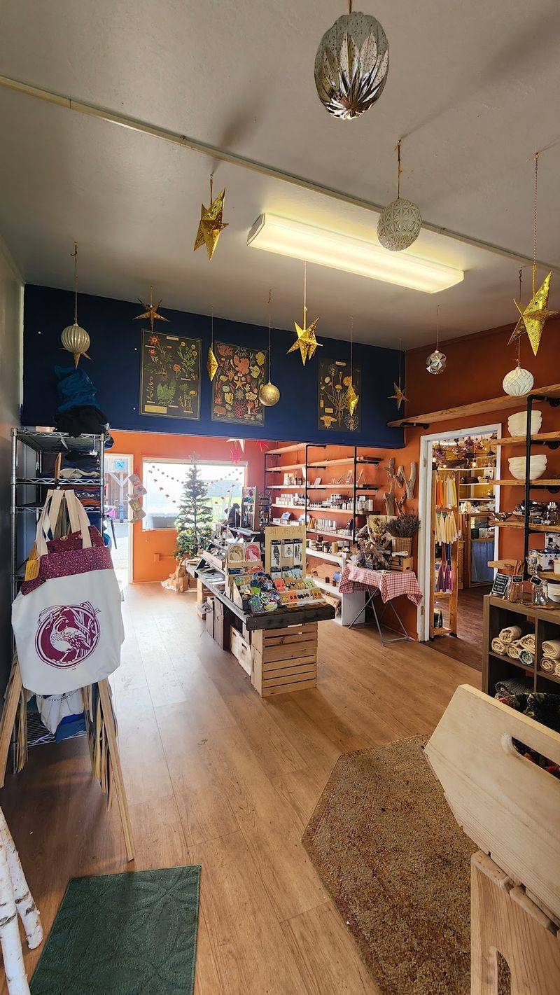 Drop-In Pottery Painting Gives Visitors Something To Do Beyond Shopping