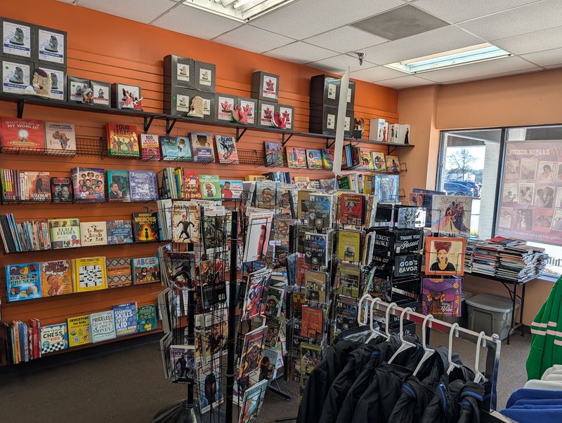 Book Signings That Turn Strangers Into Readers