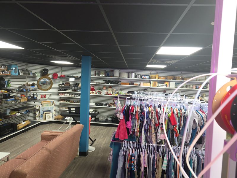 Wicked Awesome Vintage And Thrift LLC, Manchester