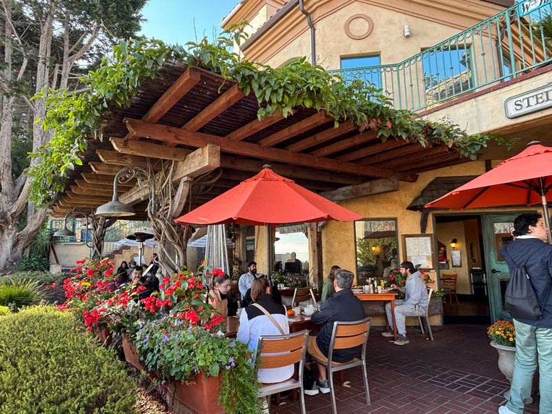 10 California's Central Coast Cafés Where Breakfast Comes With An Ocean View - Decor Hint Wave Street Cafe, Monterey
