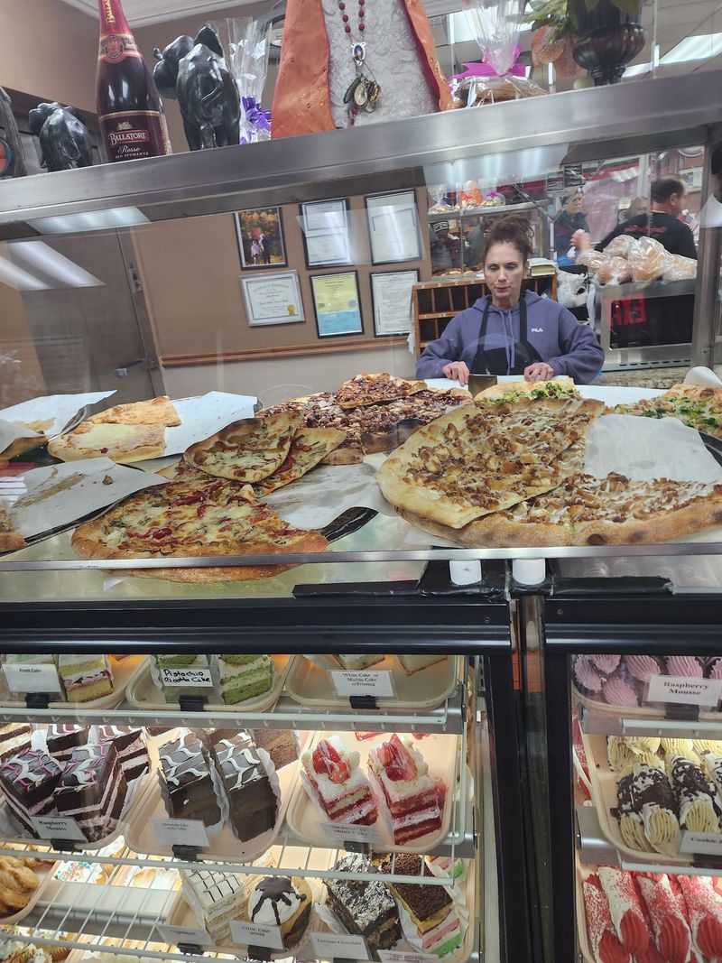The Italian Bakery In Connecticut Where Locals Say The Long Wait Is Totally Worth It - Decor Hint Italian Baking Traditions Fill The Shop