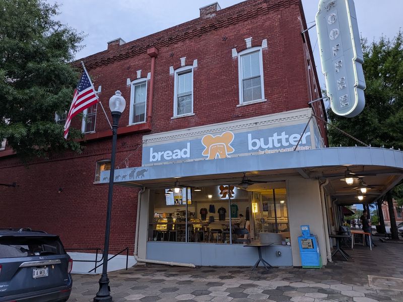10 Amish-Style And Old-Fashioned Bakeries In Georgia Worth The Trip Out Of Town - Decor Hint Bread And Butter Bakery, Covington