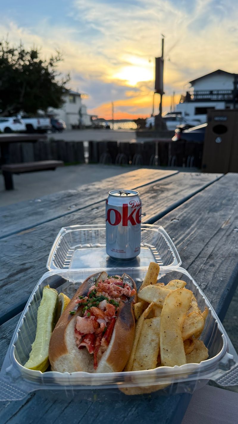 This Little California Seafood Spot Serves Warm Buttered Lobster Rolls Worth The Drive - Decor Hint Its Morro Bay Setting Makes It An Easy Coastal Food Stop