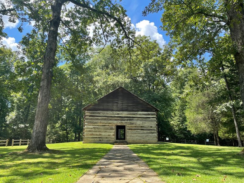 This Kentucky Pioneer Cemetery Is Filled With Graves And Legends You Would Never Expect - Decor Hint Twelve Corners And Three Doors With Hidden Meaning