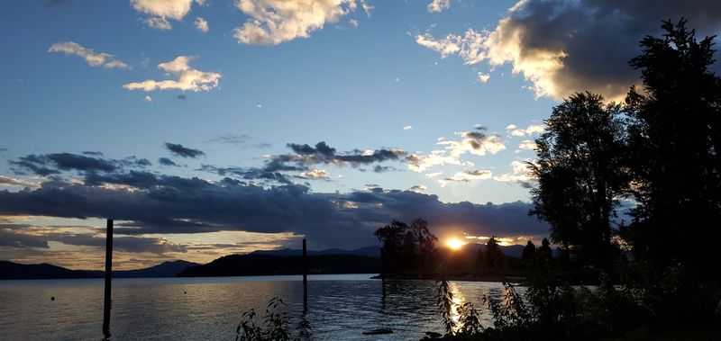 Take The Scenic Drive Into Hope While The Fall Colors Are Peaking