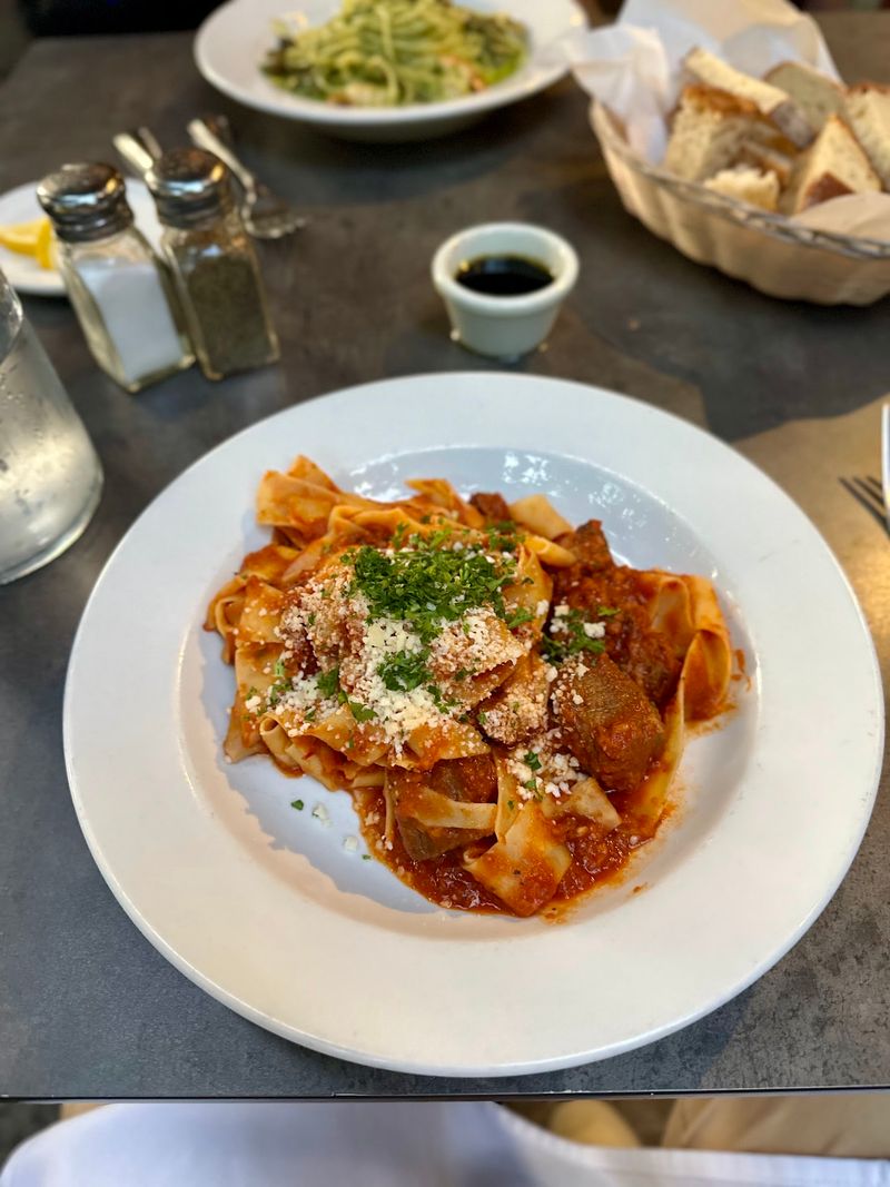 This Old-School Oregon Italian Restaurant Still Pulls In Massive Crowds - Decor Hint Pasta That Earns The Spotlight