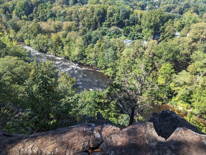 This 62-Mile Connecticut Trail Is The Ultimate Test For Serious Hikers - Decor Hint Steep Climbs Lead To Dramatic Ridge Views