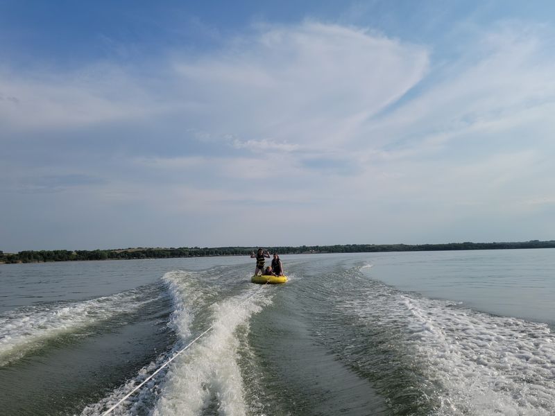 Nebraska Has A Lake With Sandy Swimming Beaches Hundreds Of Miles From The Nearest Ocean - Decor Hint Room To Open Up A Boat