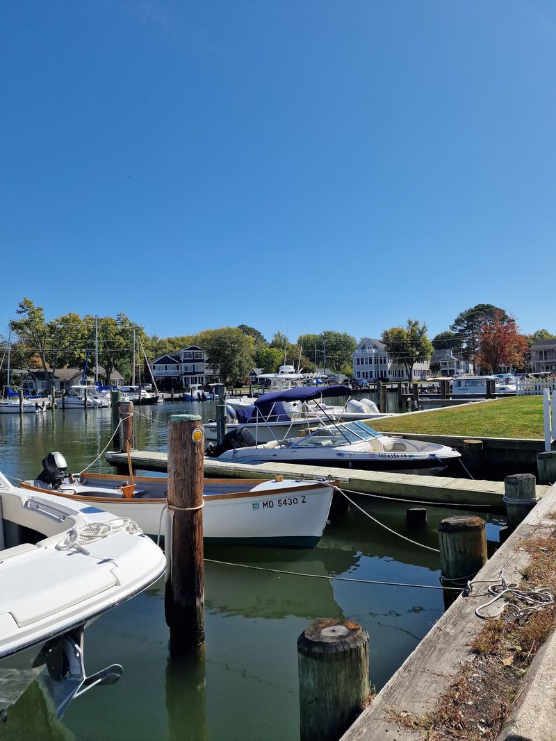 This Magical Maryland Town Looks Like It Belongs In A Fairy Tale - Decor Hint Where The Miles River Glows