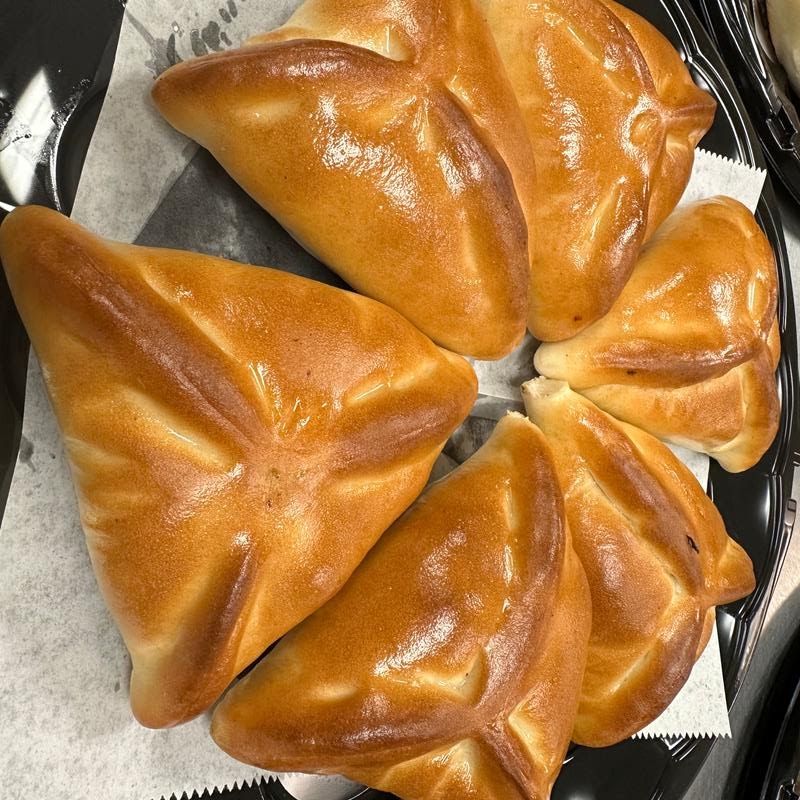 This Kentucky Bakery Warned It Could Close, Then Customers Gave It A Major Boost - Decor Hint Bread That Comes Out Warm And Disappears Fast