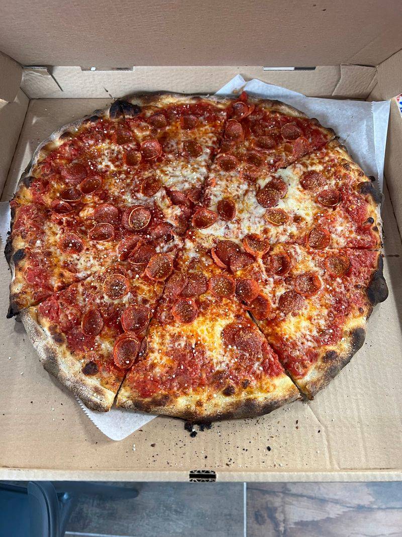 Thin Crust Keeps Every Bite Crisp