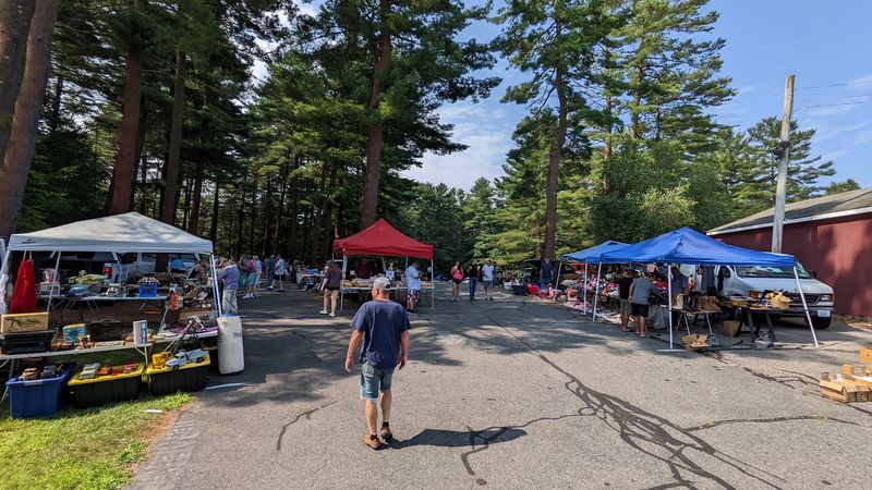 You Could Easily Lose A Whole Day At This Gigantic Flea Market In Massachusetts - Decor Hint Sunday Is The Main Event, And Six A.M. Is Real