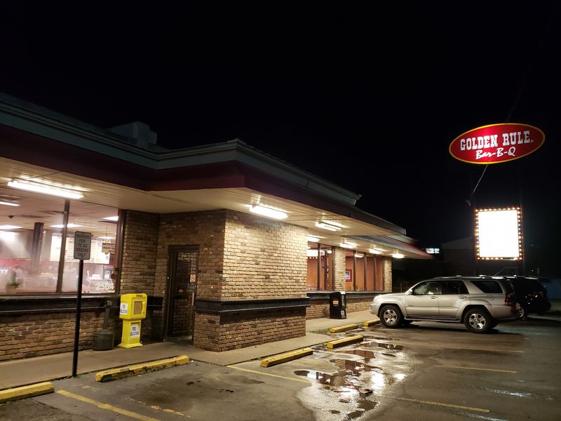 This Alabama BBQ Joint Has Been Serving Since 1891 – And It's Still Worth The Drive - Decor Hint A Roadside Story Lives On