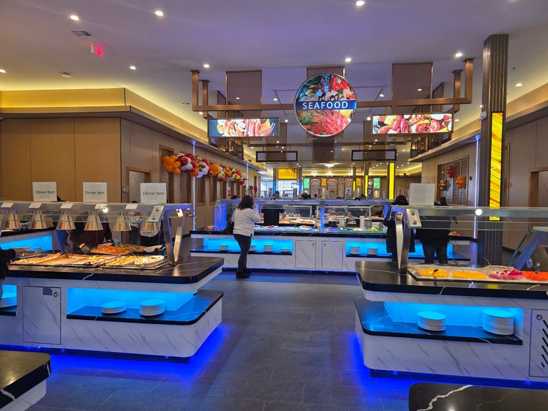Big Buffet Choices Define This Newcomer