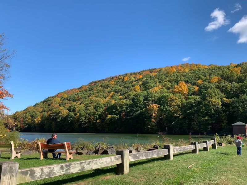 Dramatic Ridges Give Fall Color Extra Impact