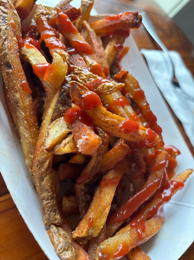 Small-Town Dining Feels Refreshingly Easygoing Here