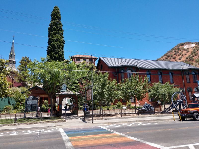This Dreamy Arizona Mining Town Still Feels Wonderfully Offbeat - Decor Hint Copper Boomtown Beginnings
